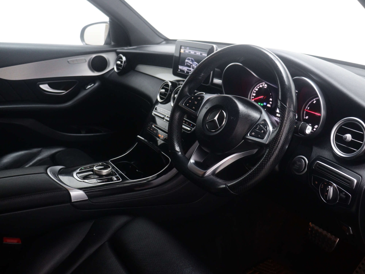 Used Mercedes-Benz GLC 2018 for sale - 76330117: Photo 45