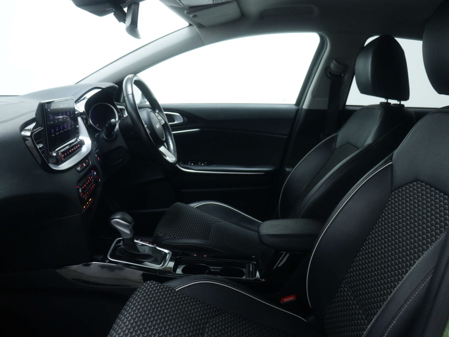 Used Kia XCeed 2024 for sale - 76829730: Photo 49