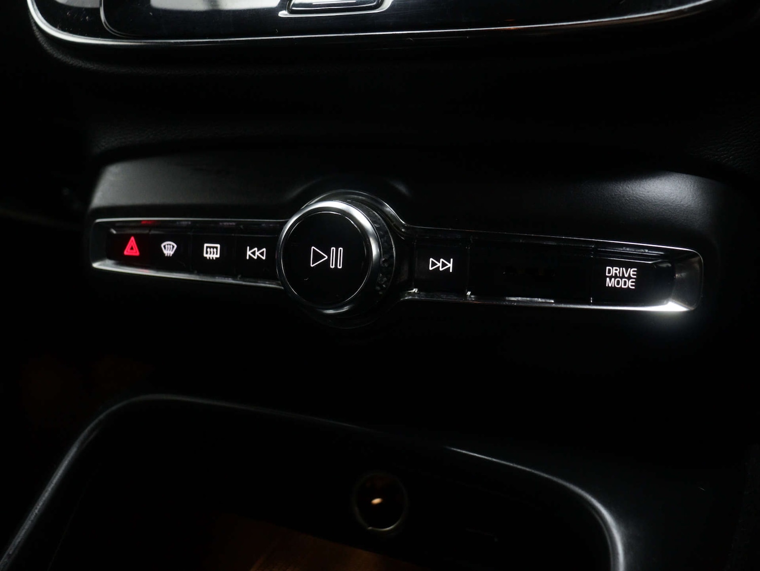 Used Volvo XC40 2020 for sale - 76129238: Photo 28