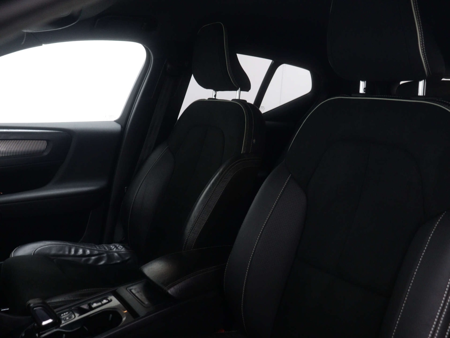 Used Volvo XC40 2020 for sale - 76129238: Photo 43