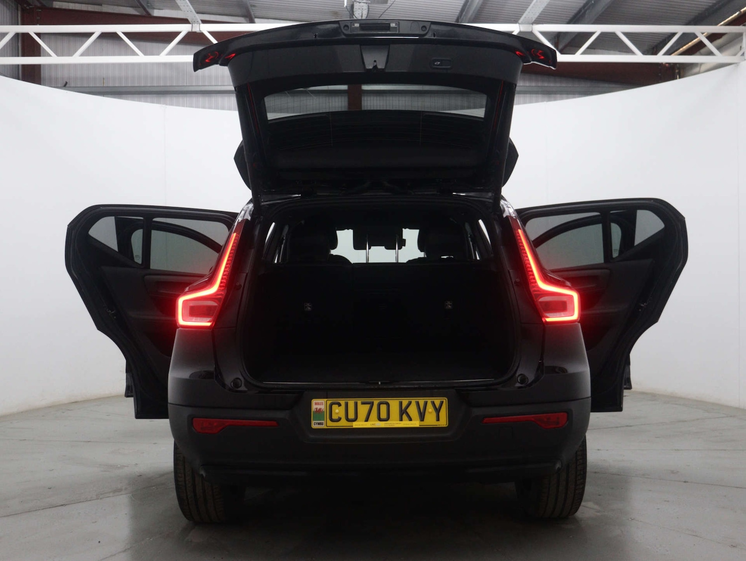 Used Volvo XC40 2020 for sale - 76129238: Photo 54