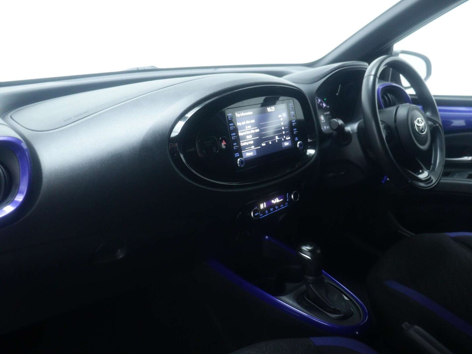 Used Toyota Aygo X 2022 for sale - 77452451: Photo 45