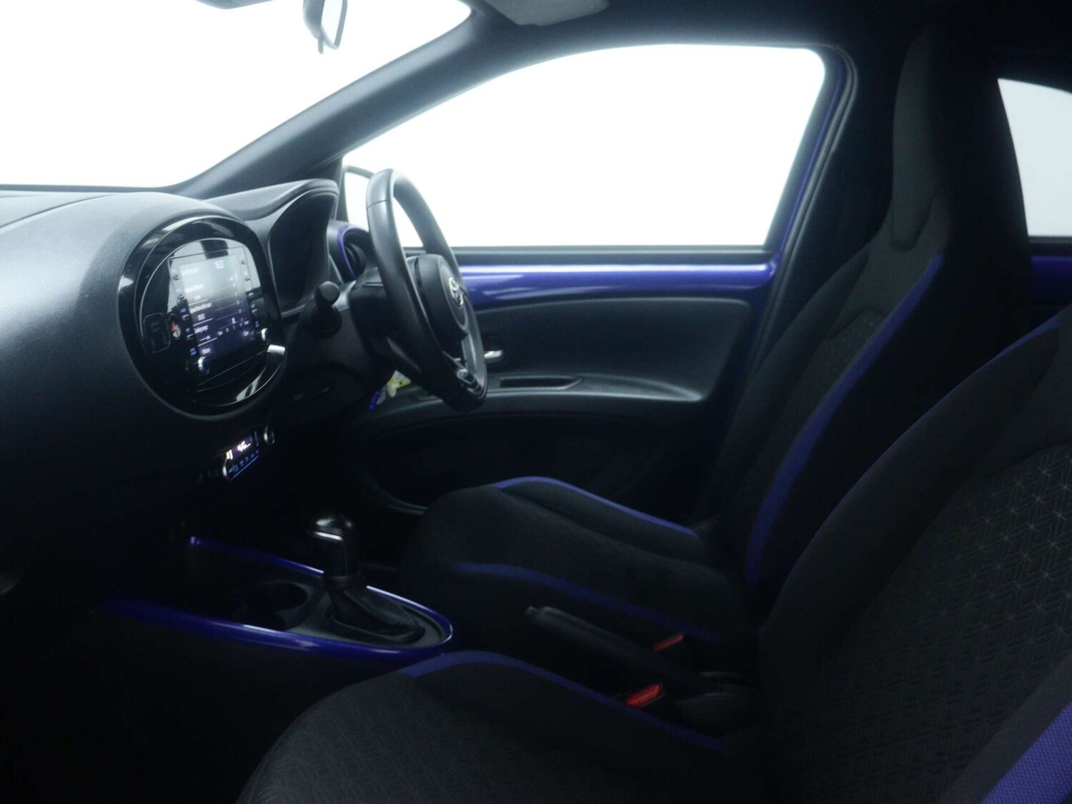 Used Toyota Aygo X 2022 for sale - 77452451: Photo 46