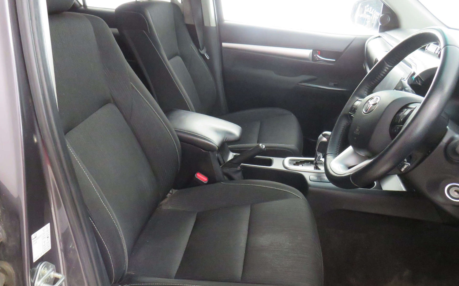Used Toyota Hilux 2021 for sale - 77168101: Photo 12