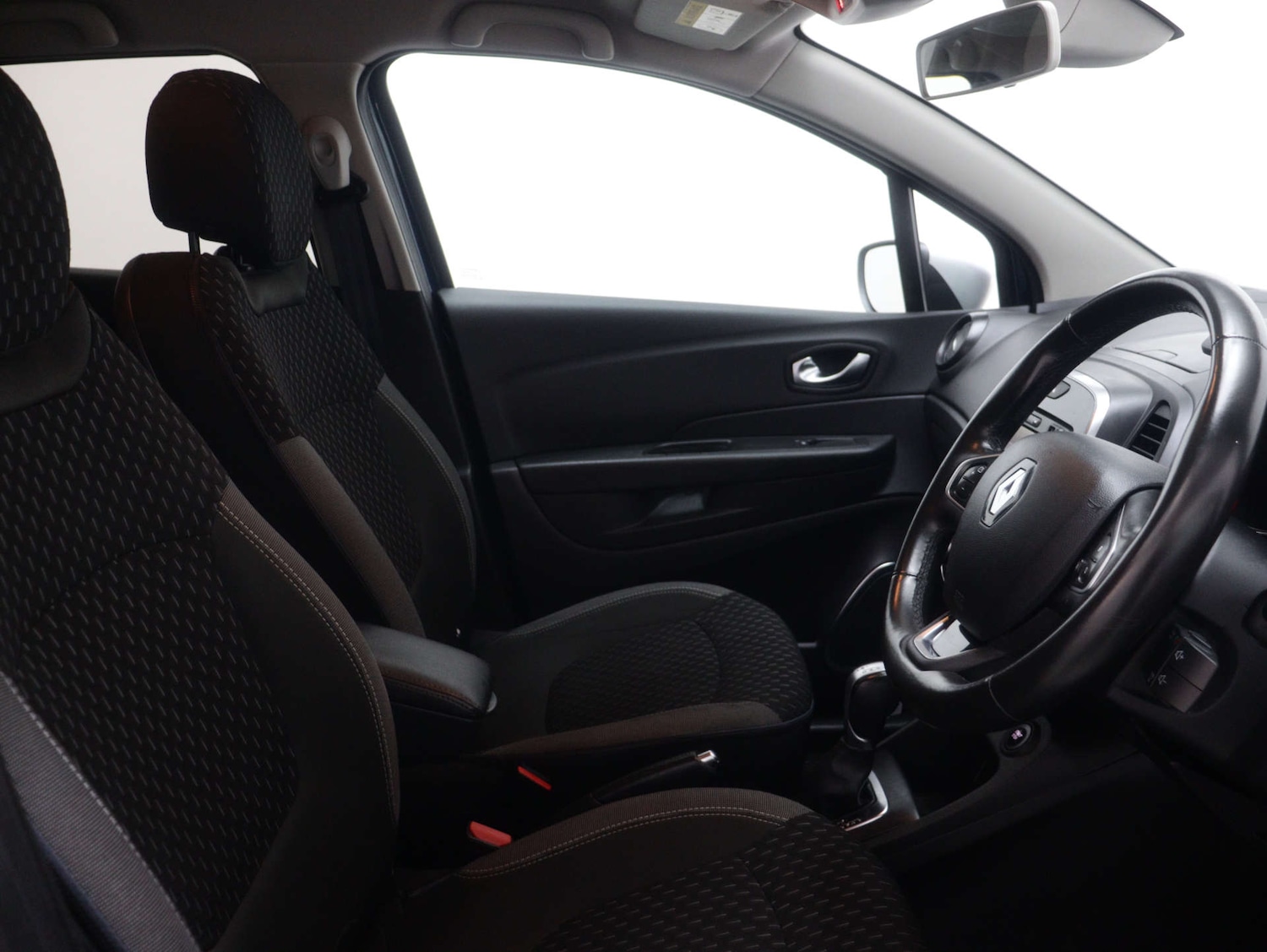 Used Renault Captur 2017 for sale - 76735831: Photo 38