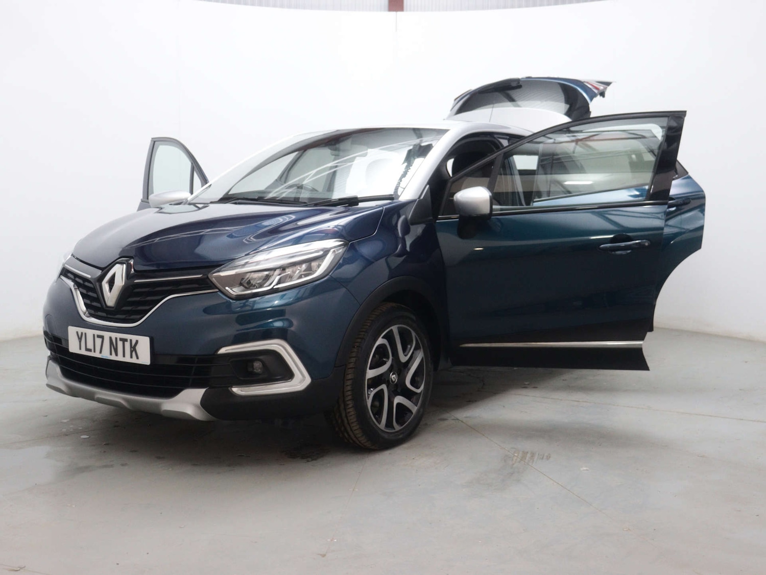Used Renault Captur 2017 for sale - 76735831: Photo 48