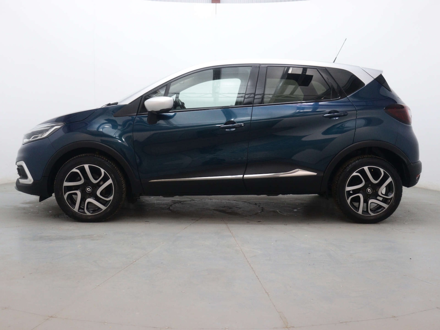 Used Renault Captur 2017 for sale - 76735831: Photo 7