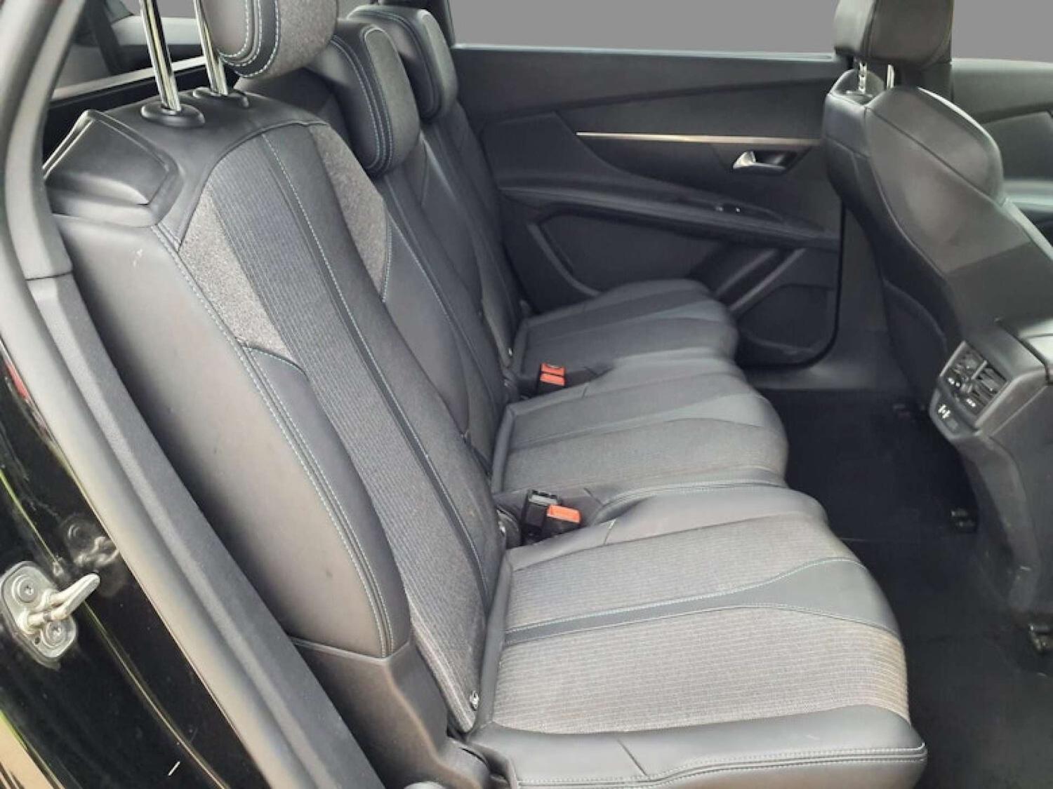 Used Peugeot 5008 2022 for sale - 76038510: Photo 8