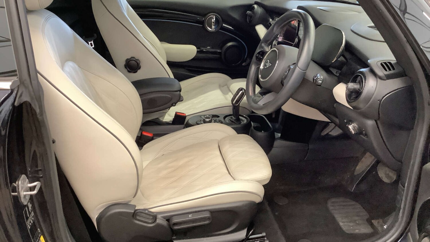 Used MINI Hatch 2021 for sale - 76490361: Photo 11