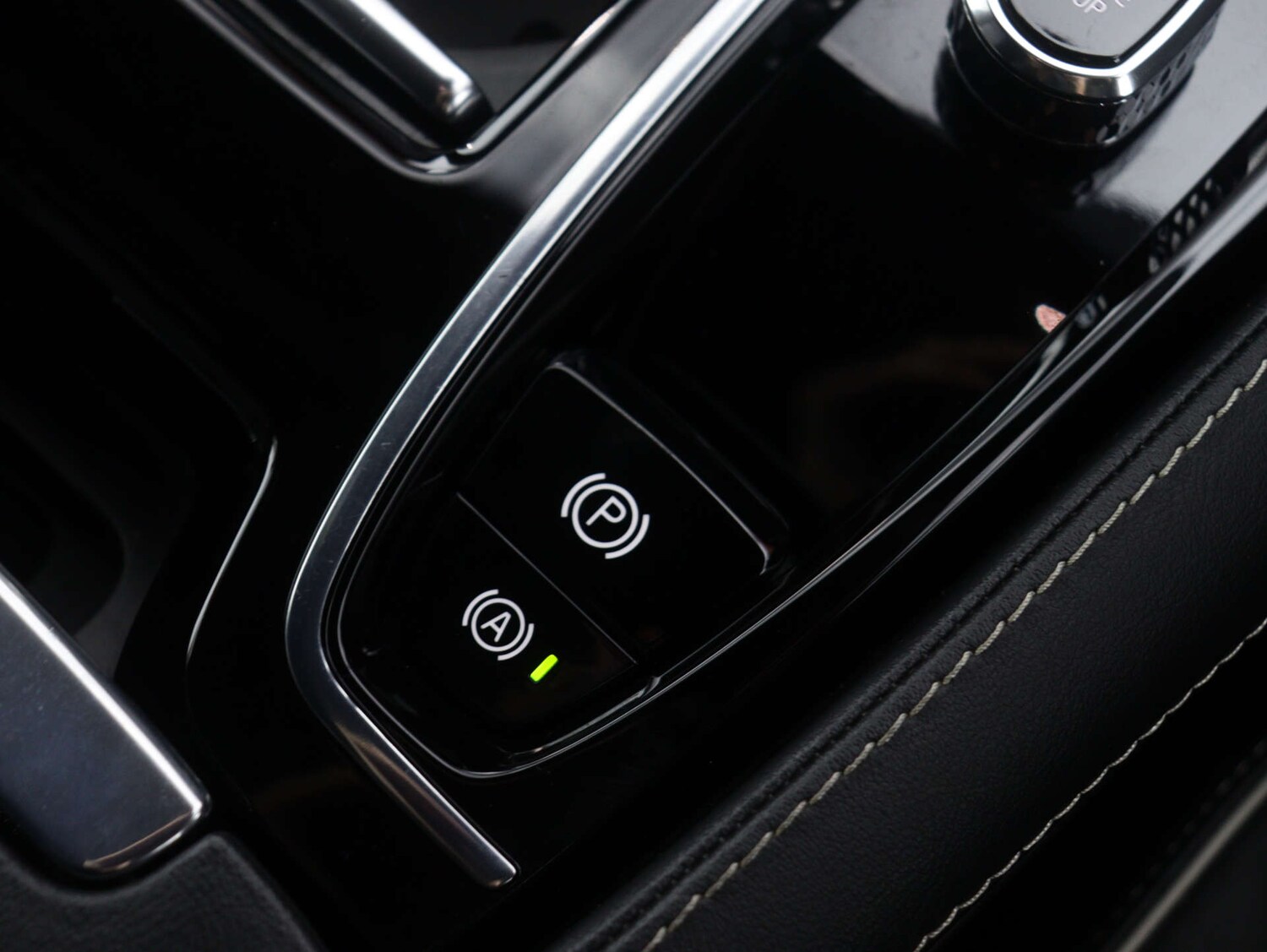 Used Volvo V60 2021 for sale - 76114496: Photo 32