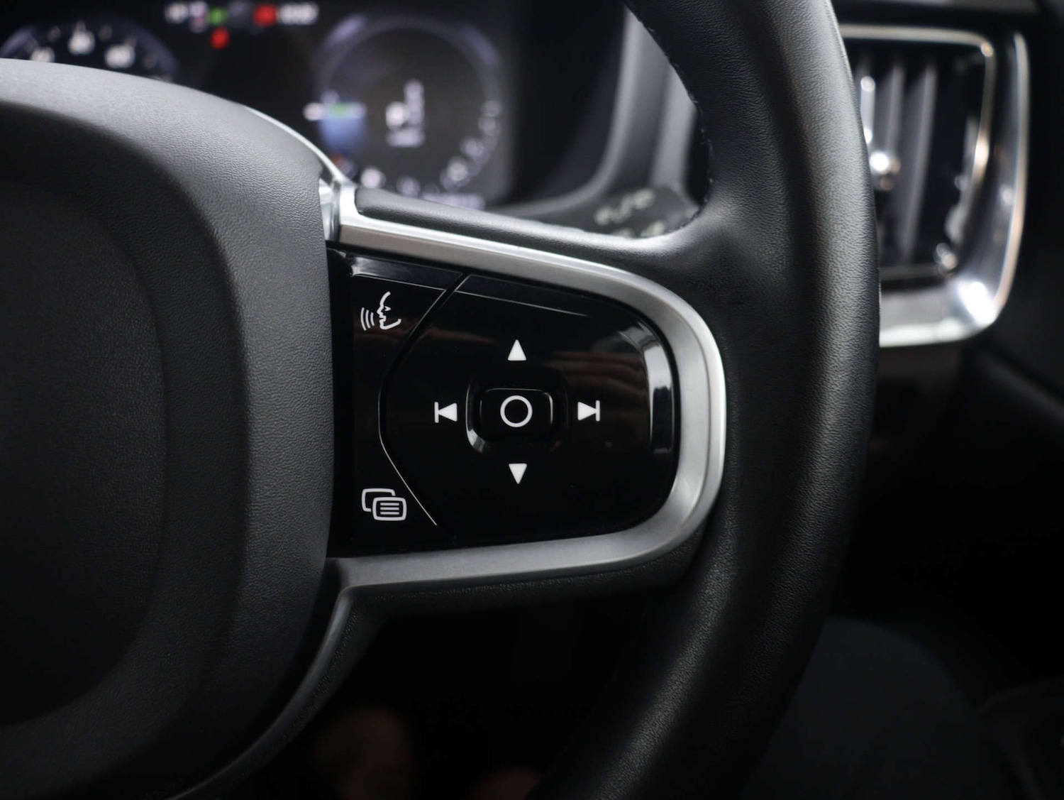 Used Volvo V60 2021 for sale - 76114496: Photo 35