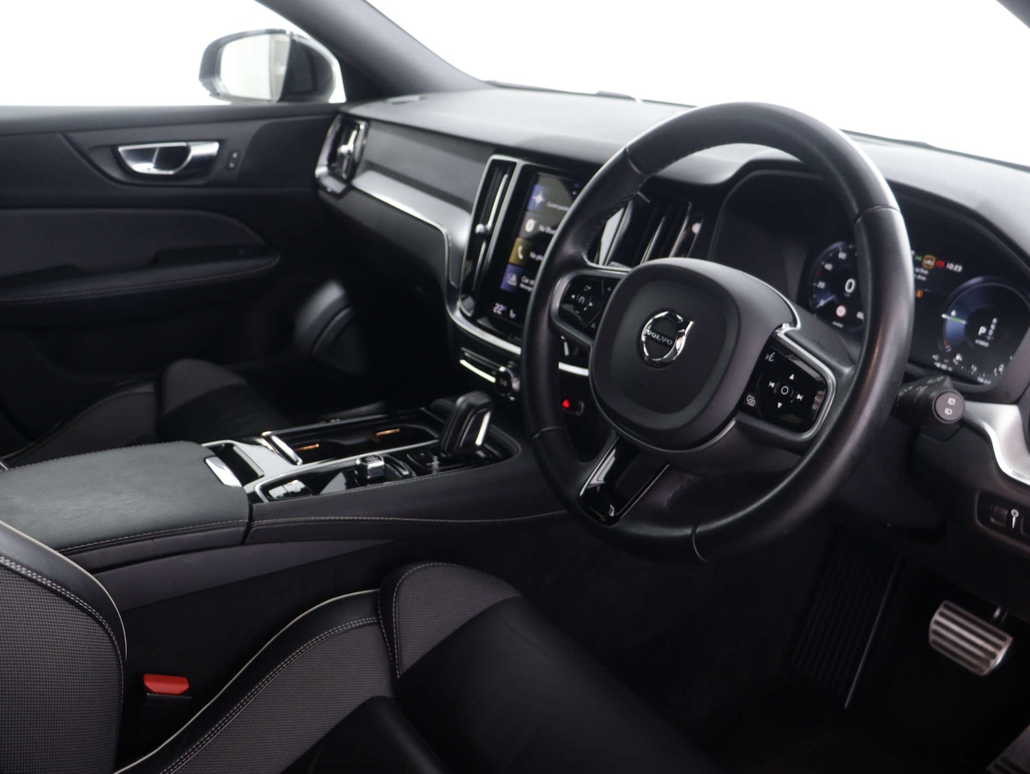 Used Volvo V60 2021 for sale - 76114496: Photo 42