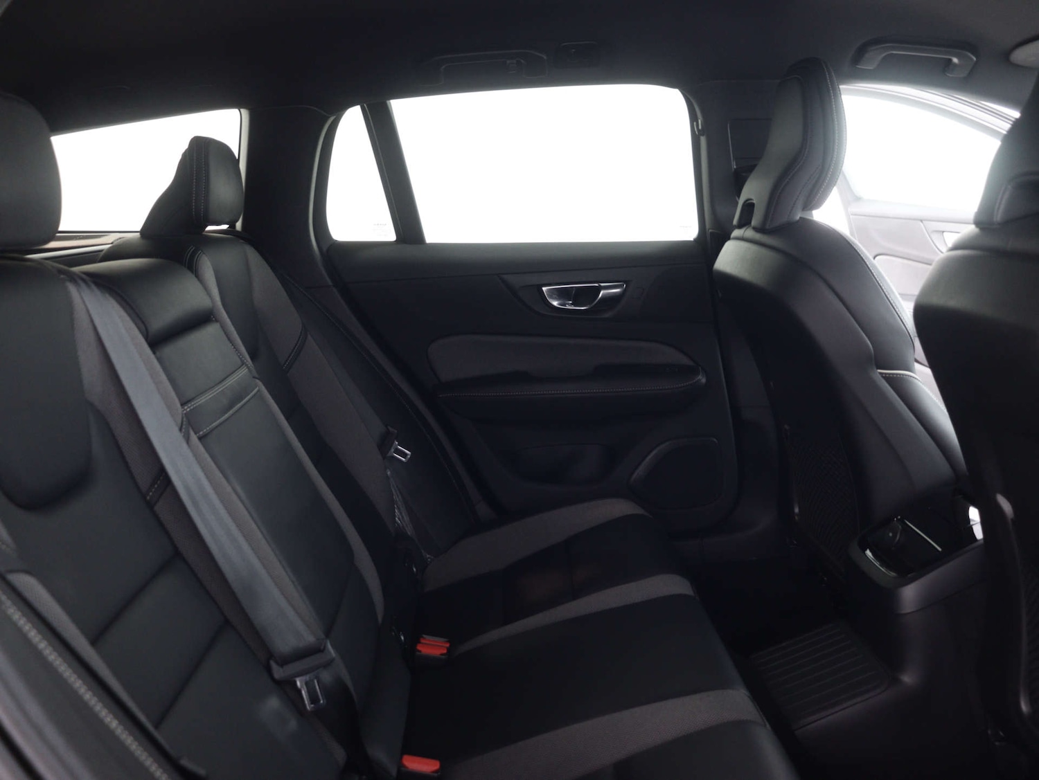 Used Volvo V60 2021 for sale - 76114496: Photo 50