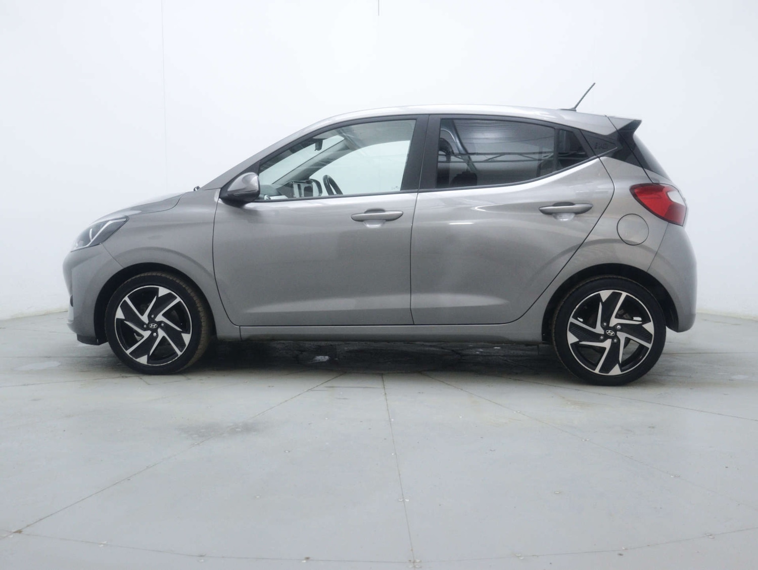Used Hyundai i10 2022 for sale - 76969184: Photo 8