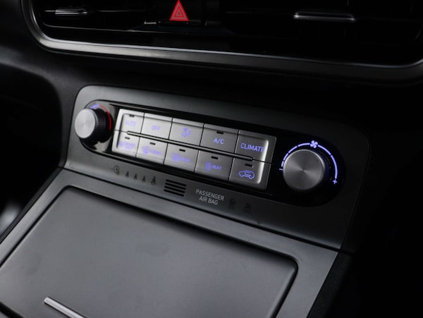 Used Hyundai KONA 2021 for sale - 76105316: Photo 29