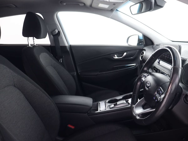 Used Hyundai KONA 2021 for sale - 76105316: Photo 40