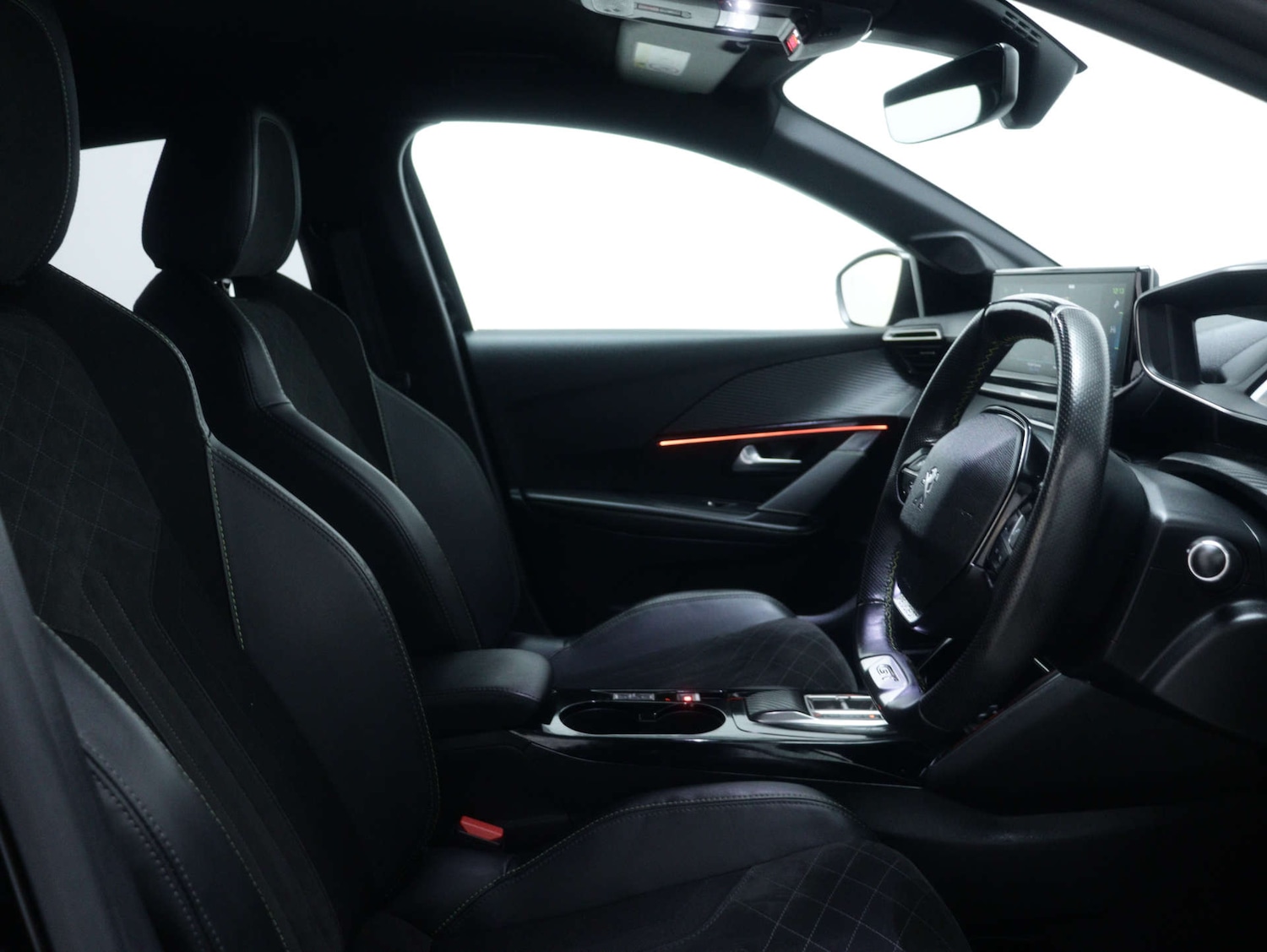 Used Peugeot 208 2022 for sale - 76363963: Photo 41