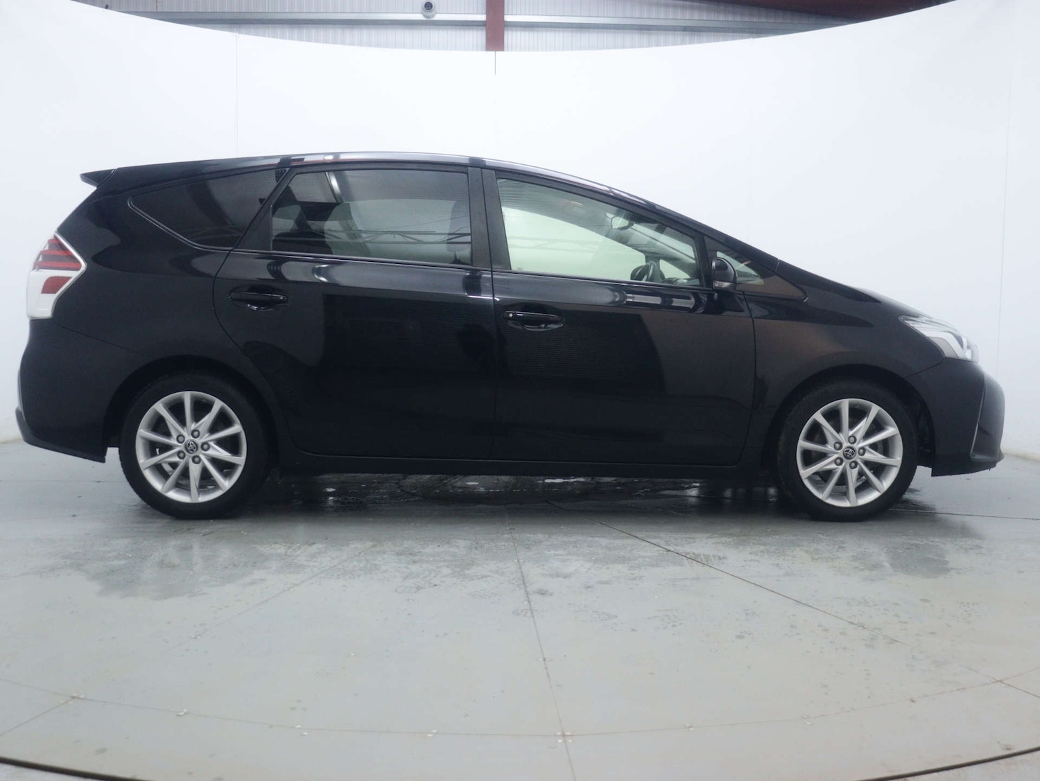 Used Toyota Prius+ 2019 for sale - 77180045: Photo 12