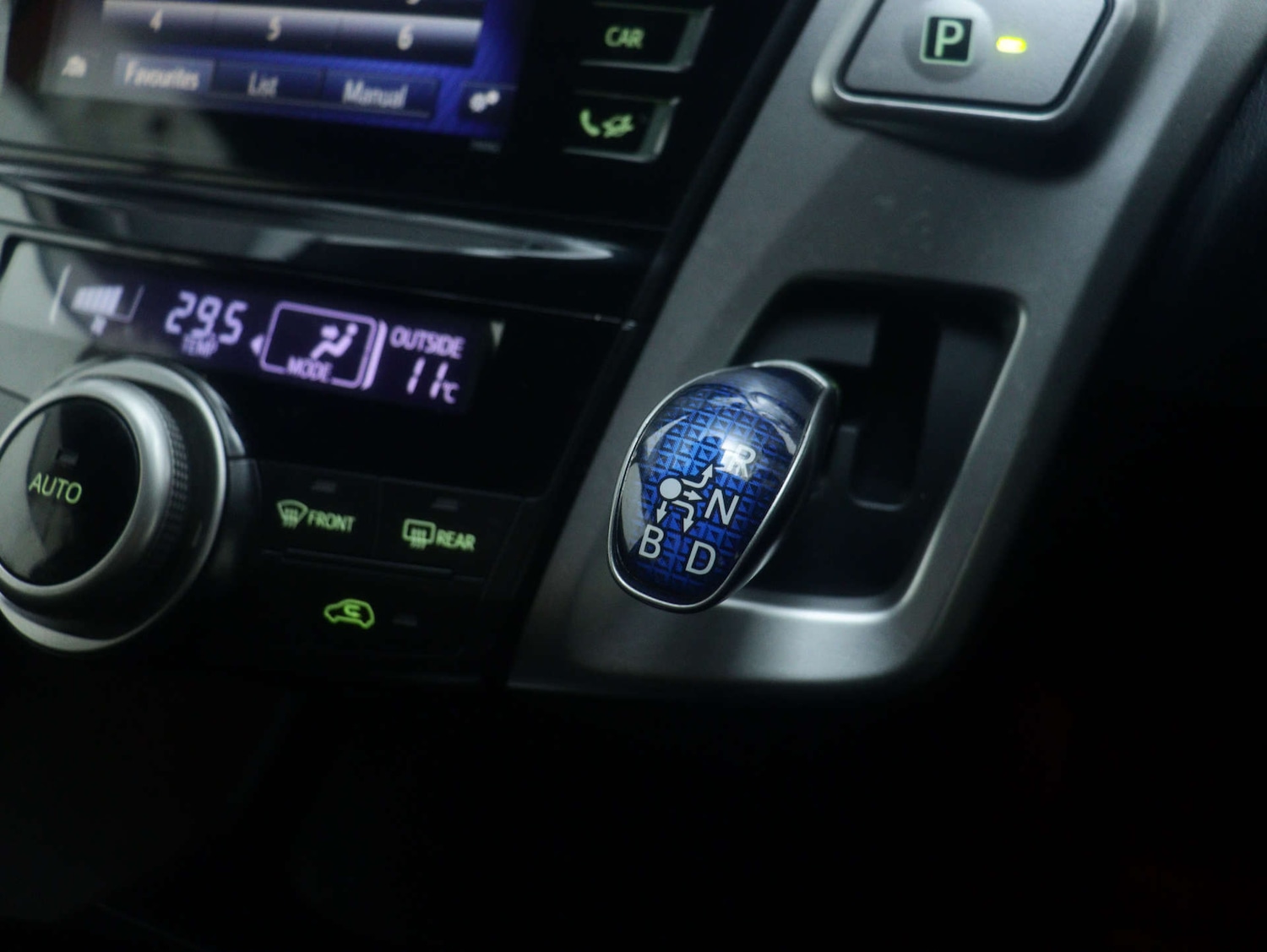 Used Toyota Prius+ 2019 for sale - 77180045: Photo 32