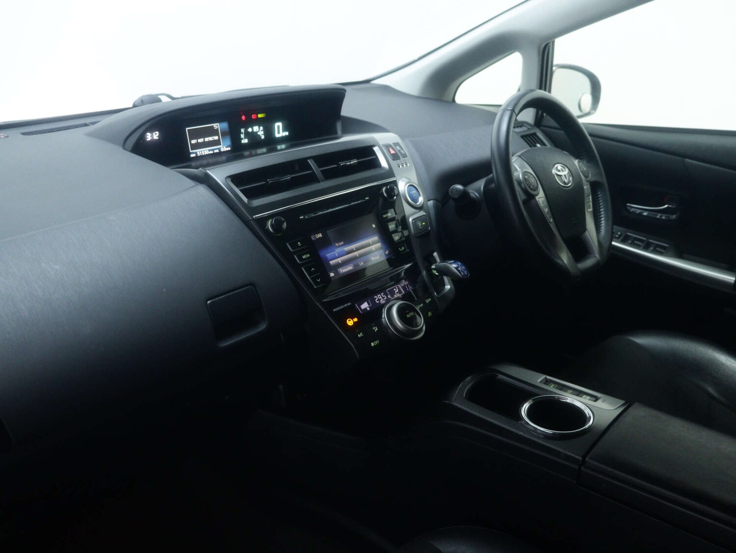 Used Toyota Prius+ 2019 for sale - 77180045: Photo 41