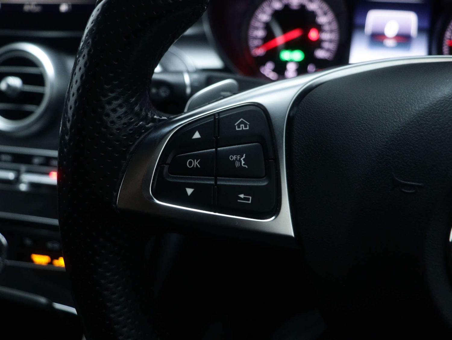 Used Mercedes-Benz C Class 2017 for sale - 76693635: Photo 33