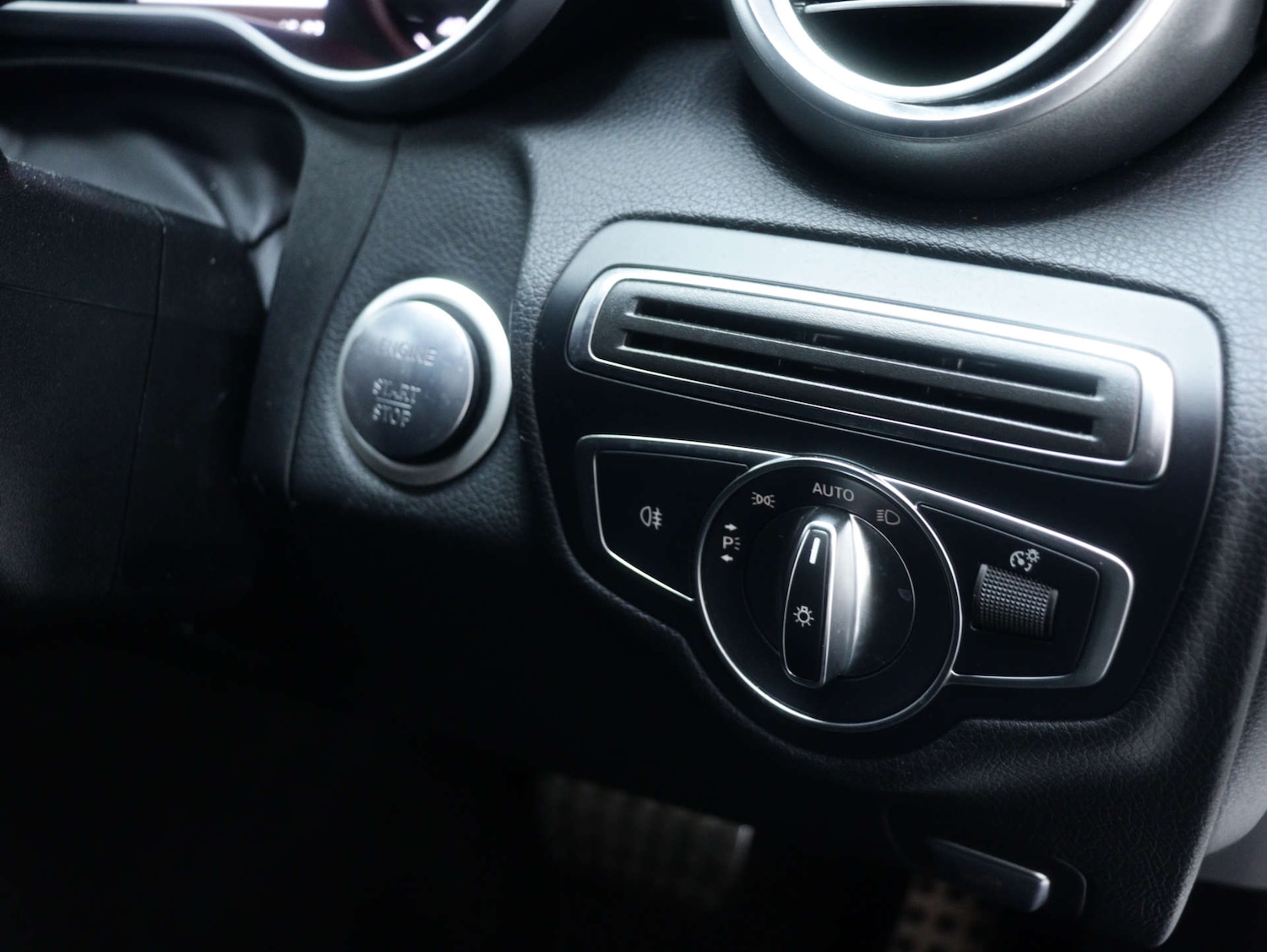 Used Mercedes-Benz C Class 2017 for sale - 76693635: Photo 38