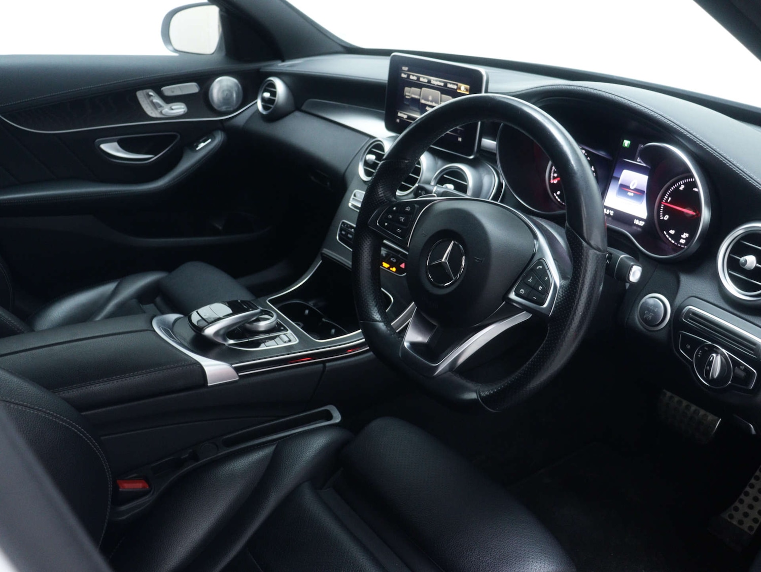 Used Mercedes-Benz C Class 2017 for sale - 76693635: Photo 40