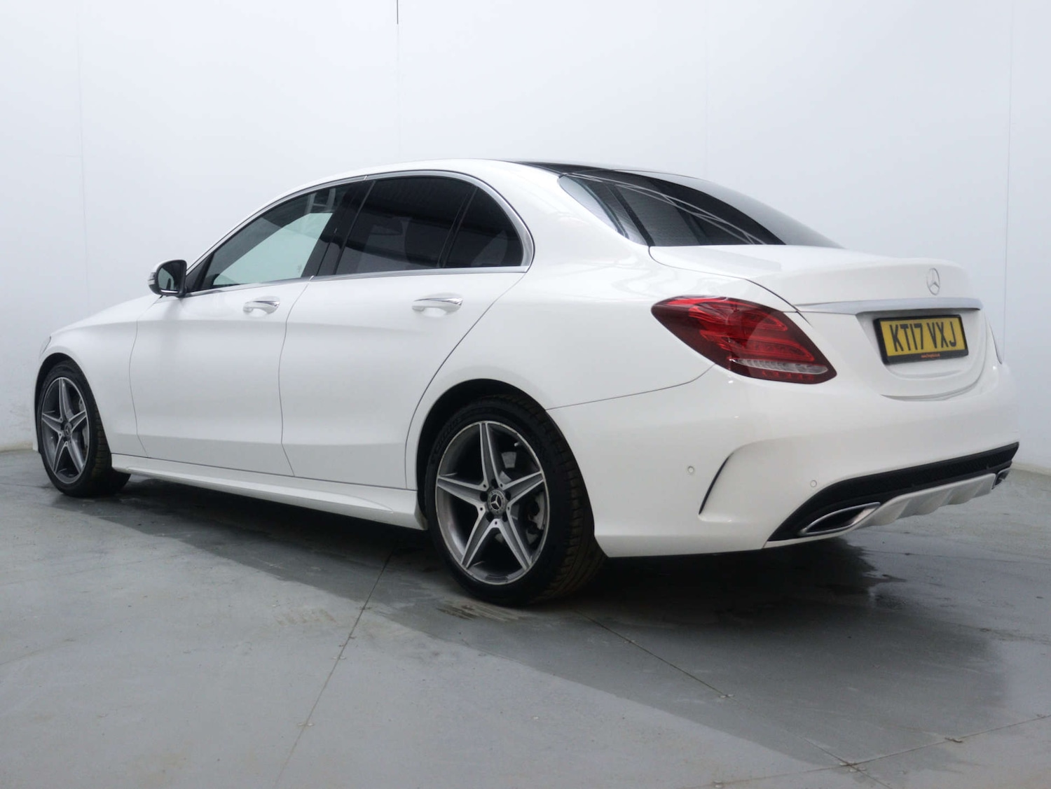 Used Mercedes-Benz C Class 2017 for sale - 76693635: Photo 8