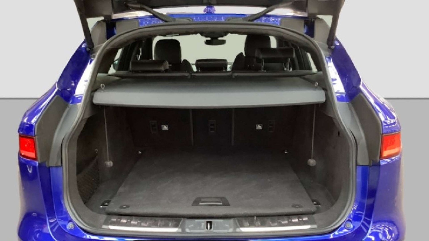 Used Jaguar F-Pace 2019 for sale - 76602039: Photo 10