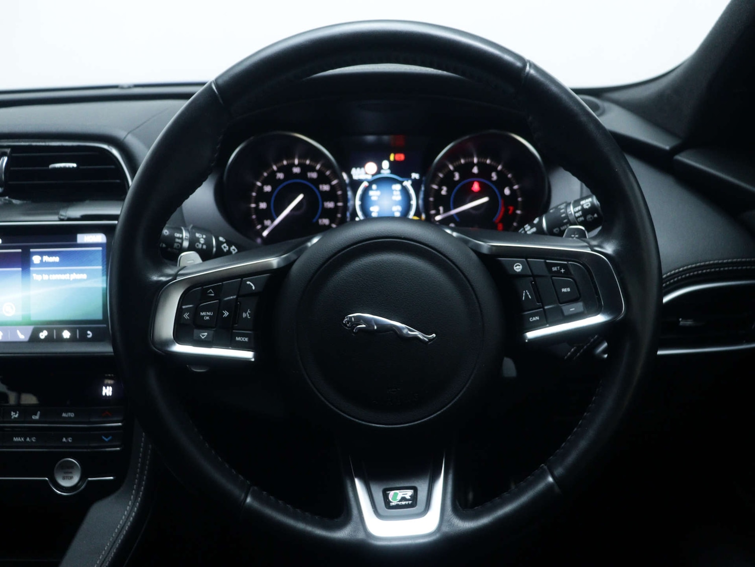 Used Jaguar F-Pace 2019 for sale - 76602039: Photo 17