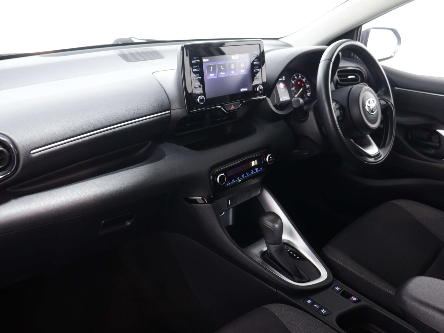 Used Toyota Yaris 2022 for sale - 75893726: Photo 39