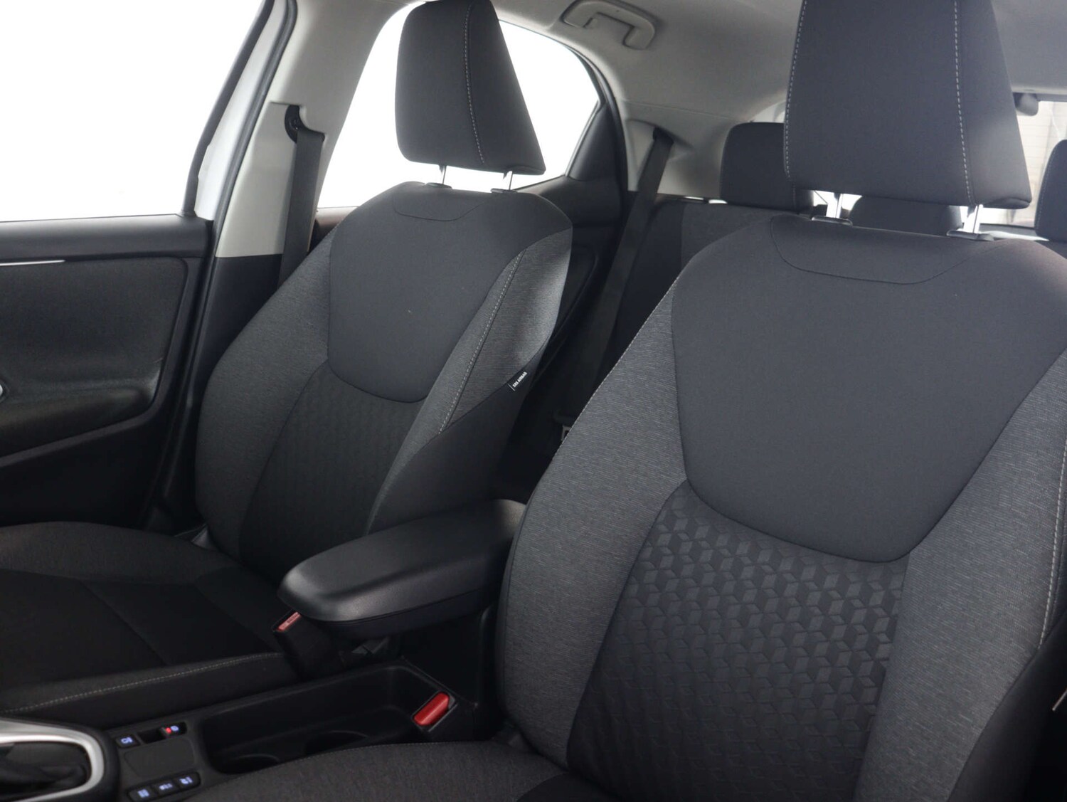 Used Toyota Yaris 2022 for sale - 75893726: Photo 41