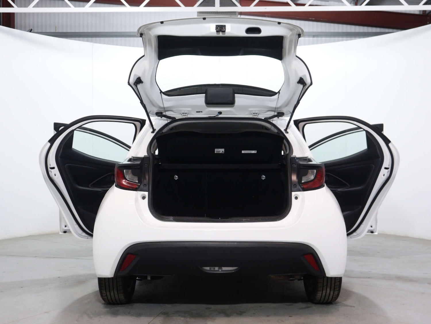 Used Toyota Yaris 2022 for sale - 75893726: Photo 52
