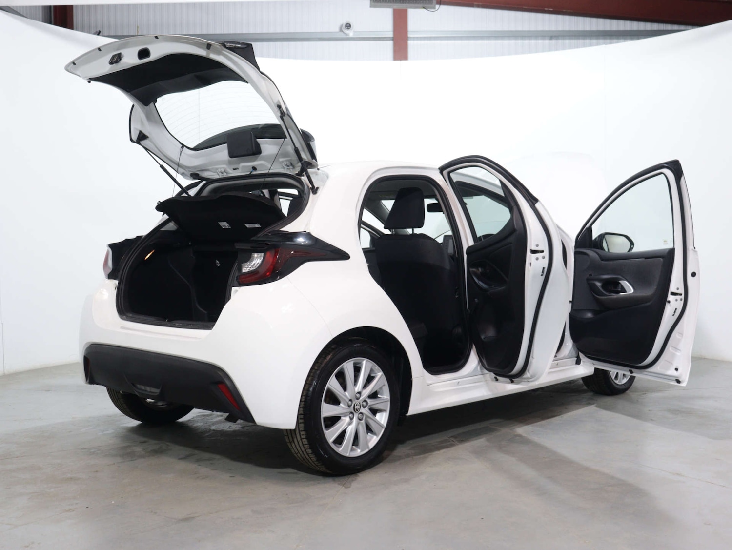 Used Toyota Yaris 2022 for sale - 75893726: Photo 53