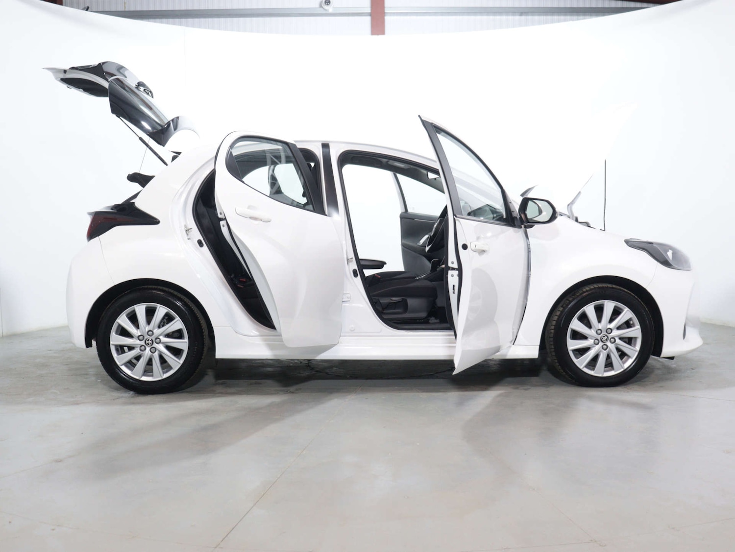 Used Toyota Yaris 2022 for sale - 75893726: Photo 54
