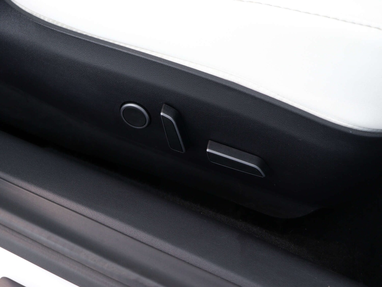 Used Tesla Model 3 2020 for sale - 76949881: Photo 25