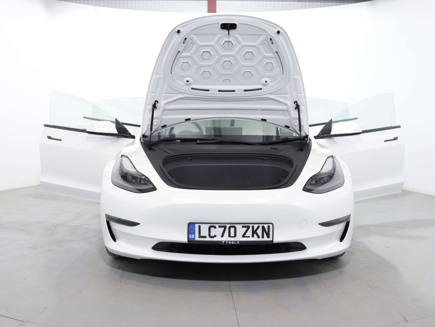 Used Tesla Model 3 2020 for sale - 76949881: Photo 43