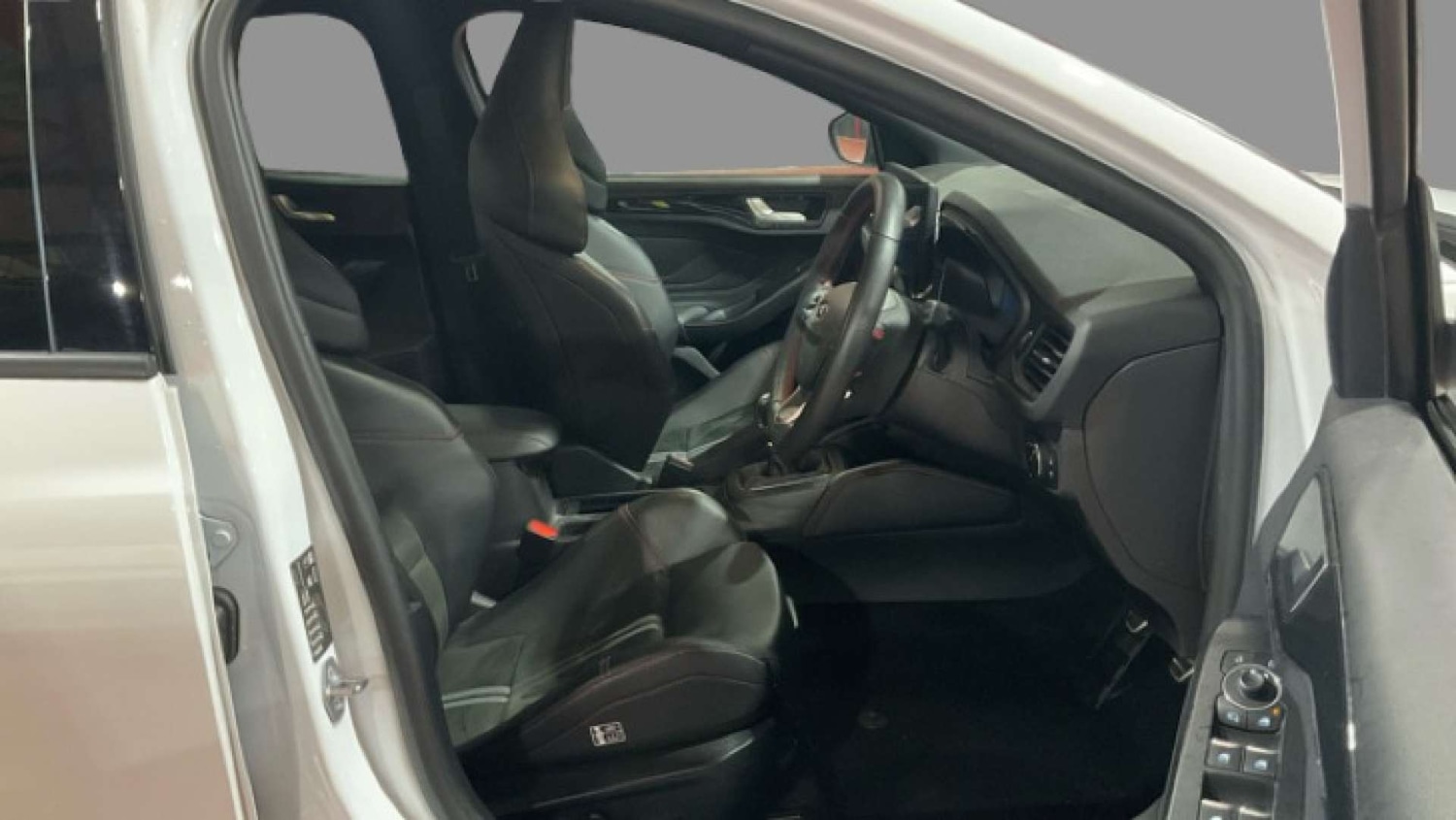 Used Ford Focus 2023 for sale - 77931951: Photo 10