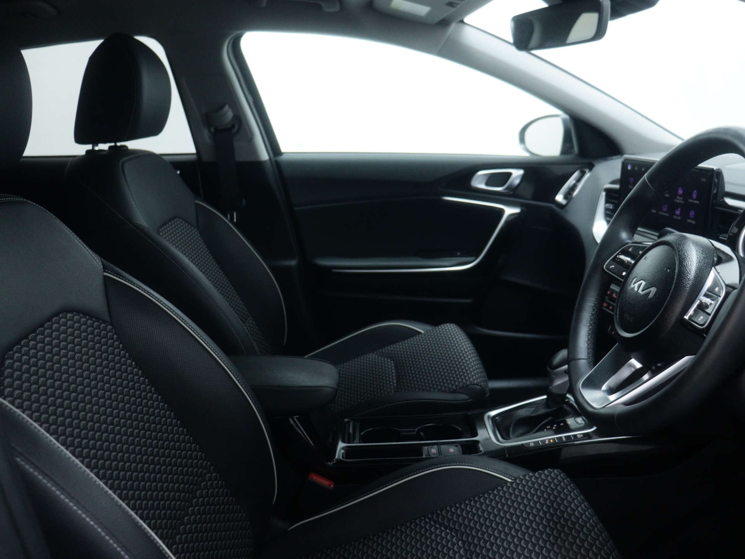 Used Kia XCeed 2023 for sale - 76735827: Photo 42