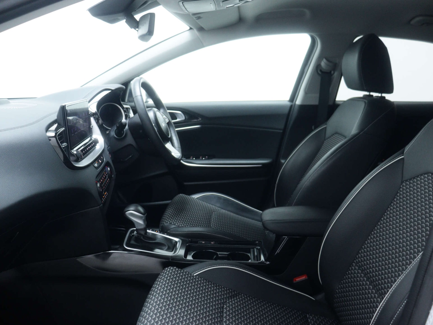 Used Kia XCeed 2023 for sale - 76735827: Photo 46