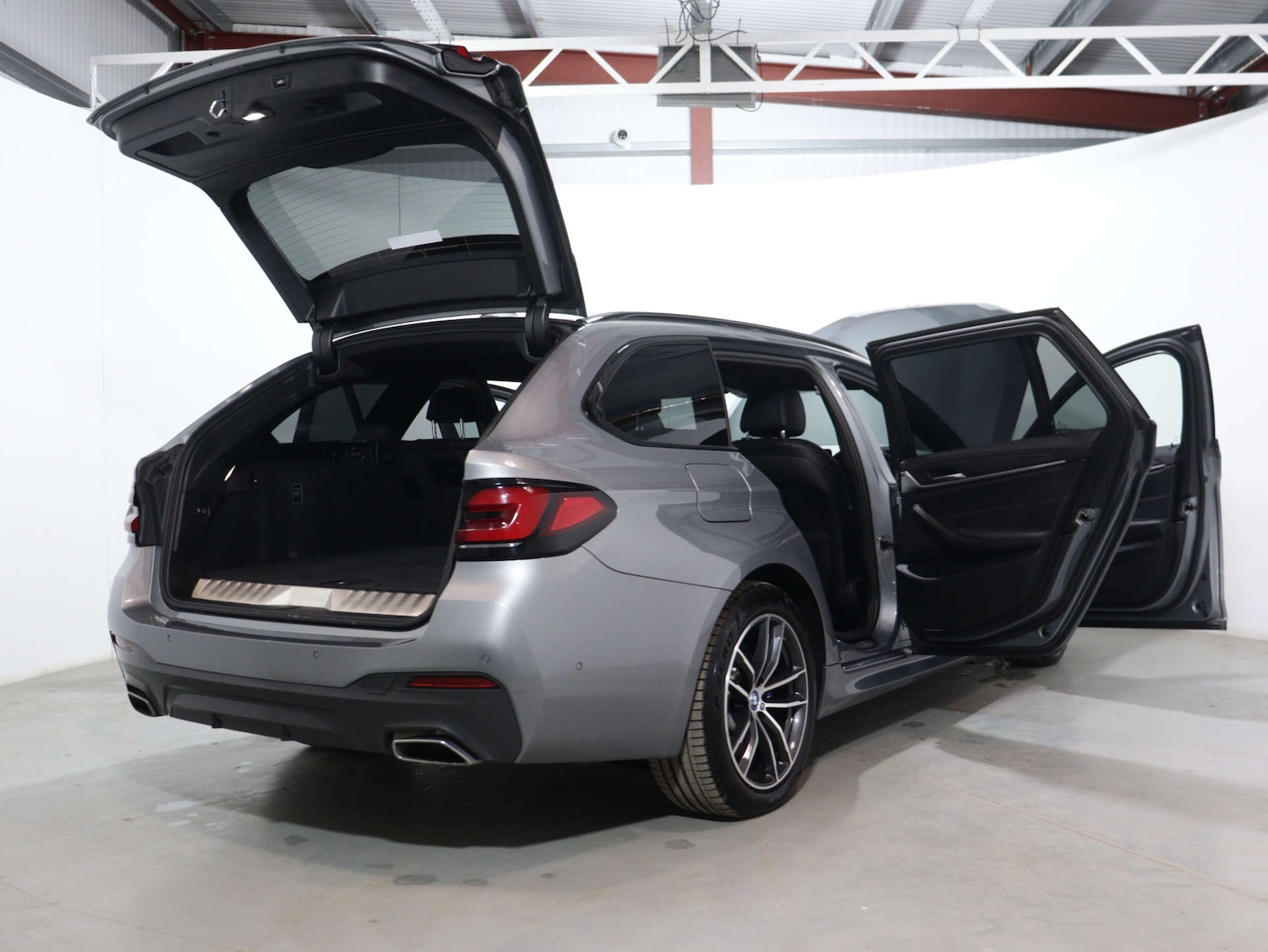 Used BMW 5 Series 2022 for sale - 75704244: Photo 64