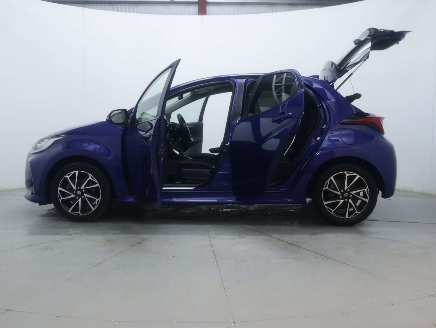 Used Toyota Yaris 2023 for sale - 77431851: Photo 53