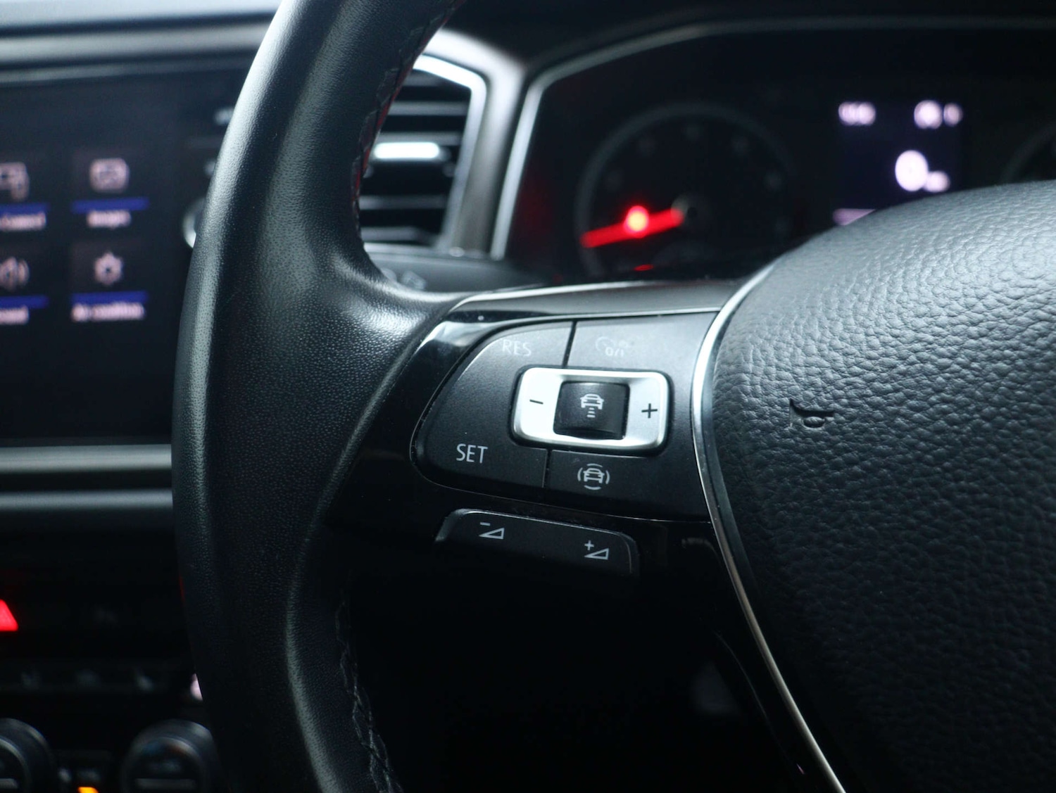 Used Volkswagen T-Roc 2019 for sale - 78122073: Photo 35