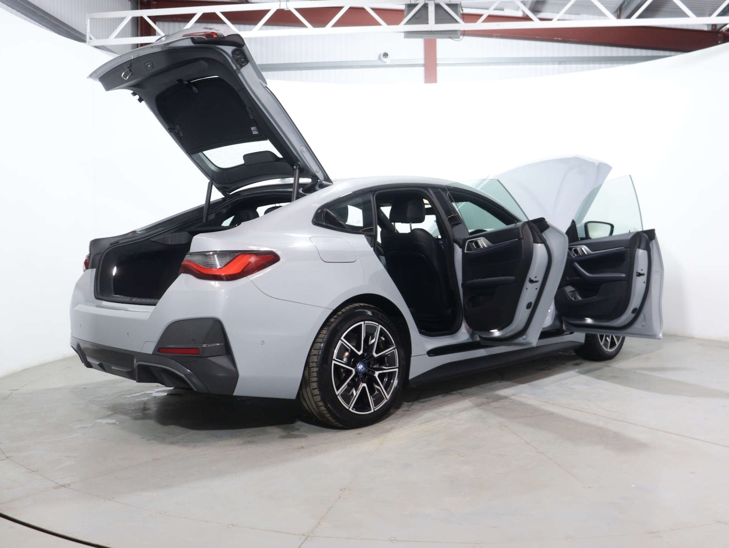 Used BMW i4 2022 for sale - 76065846: Photo 65
