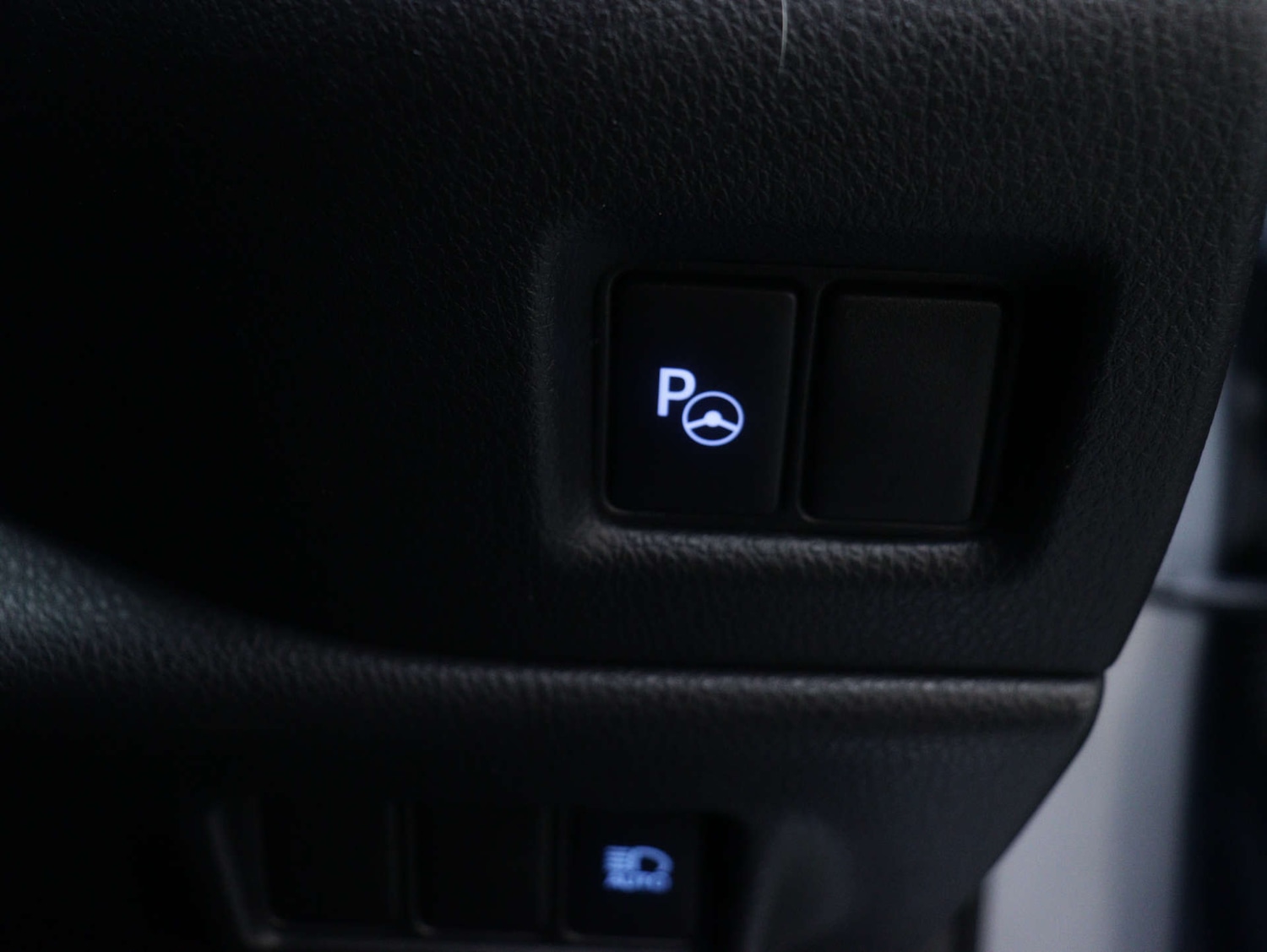 Used Toyota C-HR 2021 for sale - 76829715: Photo 40