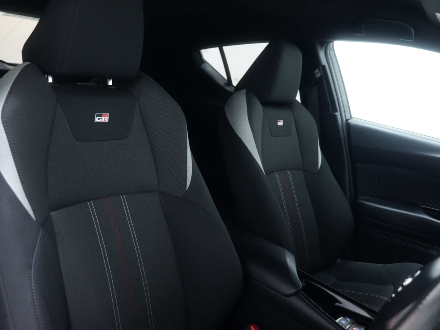 Used Toyota C-HR 2021 for sale - 76829715: Photo 44