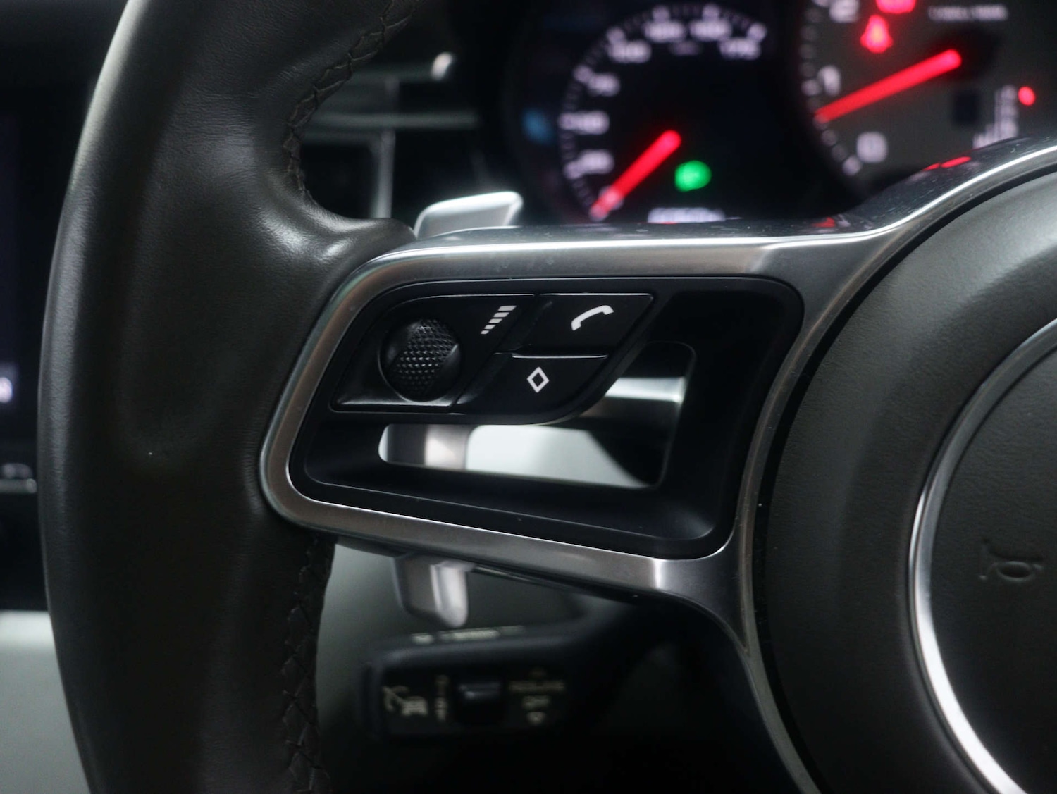 Used Porsche Macan 2016 for sale - 77523199: Photo 41