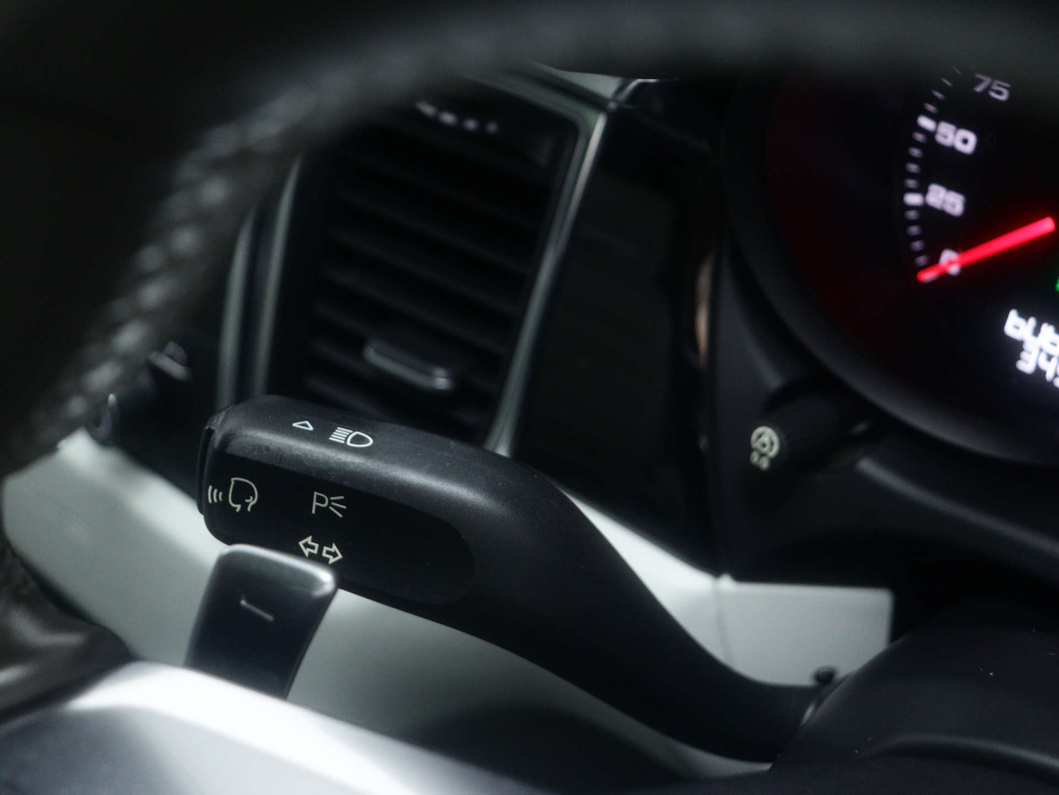 Used Porsche Macan 2016 for sale - 77523199: Photo 44