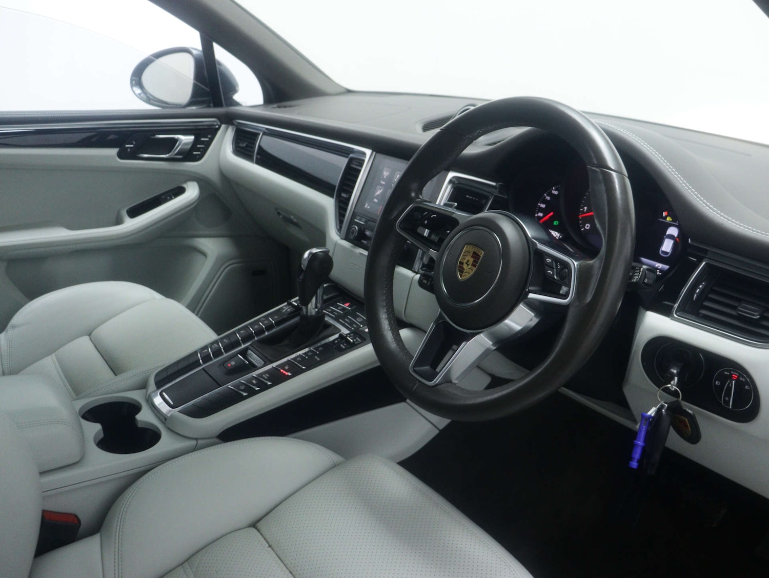 Used Porsche Macan 2016 for sale - 77523199: Photo 51