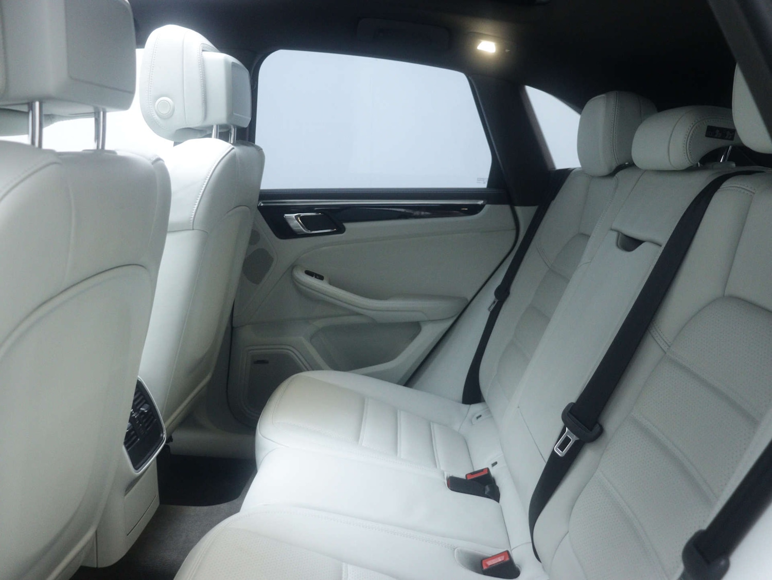 Used Porsche Macan 2016 for sale - 77523199: Photo 61